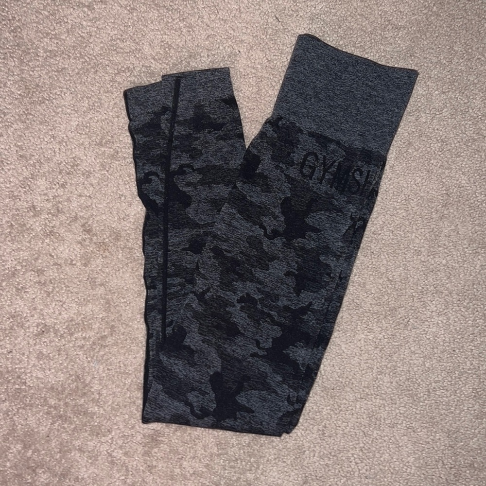 Gym shark leggings